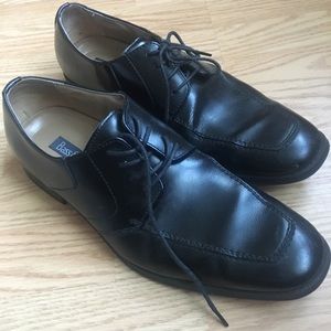 Size 10.5D Classic Black Dress Shoes